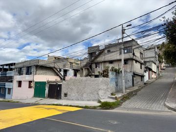 CASA RENTERA DE VENTA EN LA BOTA QUITO