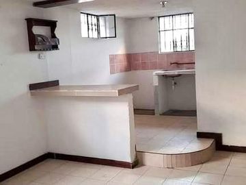 CASA RENTERA DE VENTA EN LA BOTA QUITO
