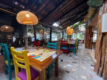 VENTA  HOTEL, RESTAURANT / BAÑOS DE AGUA SANTA - SECTOR RÍO VERDE