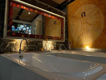 VENTA  HOTEL, RESTAURANT / BAÑOS DE AGUA SANTA - SECTOR RÍO VERDE