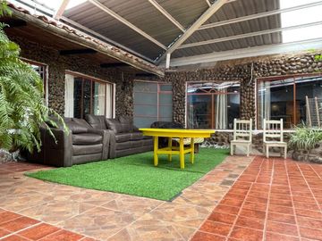 VENTA  HOTEL, RESTAURANT / BAÑOS DE AGUA SANTA - SECTOR RÍO VERDE