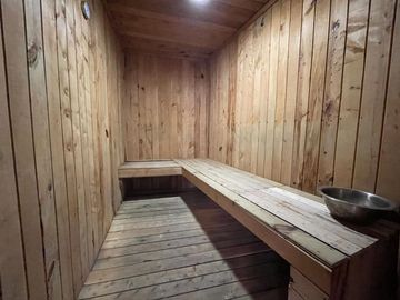 VENTA  HOTEL, RESTAURANT / BAÑOS DE AGUA SANTA - SECTOR RÍO VERDE