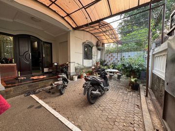 Dijual Rumah 2 Lantai di Taman Alfa Indah , Pesanggrahan Jakarta Selatan