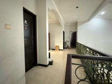 Dijual Rumah 2 Lantai di Taman Alfa Indah , Pesanggrahan Jakarta Selatan