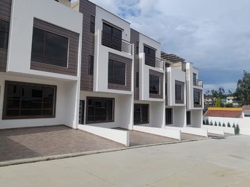 CASAS VIP EN CUENCA RIO AMARILLO