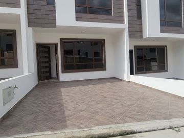 CASAS VIP EN CUENCA RIO AMARILLO