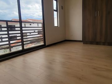 CASAS VIP EN CUENCA RIO AMARILLO