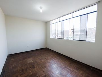 VENTA DEPARTAMENTO EN EL RIMAC CON VISTA EXTERNA A LA Av. Felipe Arancibia