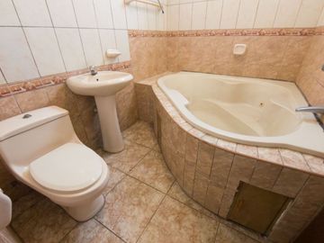 VENTA DEPARTAMENTO EN EL RIMAC CON VISTA EXTERNA A LA Av. Felipe Arancibia