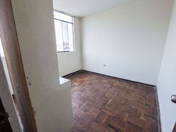 VENTA DEPARTAMENTO EN EL RIMAC CON VISTA EXTERNA A LA Av. Felipe Arancibia