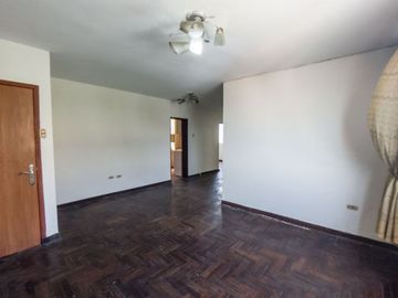VENTA DEPARTAMENTO EN EL RIMAC CON VISTA EXTERNA A LA Av. Felipe Arancibia