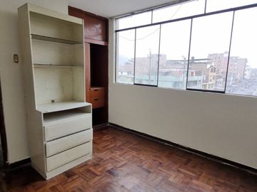 VENTA DEPARTAMENTO EN EL RIMAC CON VISTA EXTERNA A LA Av. Felipe Arancibia