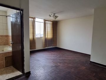 VENTA DEPARTAMENTO EN EL RIMAC CON VISTA EXTERNA A LA Av. Felipe Arancibia