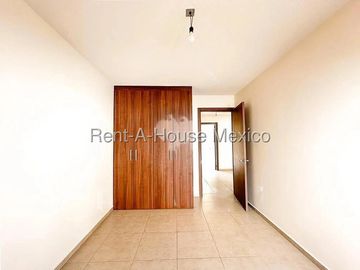 Casa de trés recámas con roof en venta en Zibatá, Querétaro