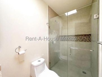 Casa de trés recámas con roof en venta en Zibatá, Querétaro