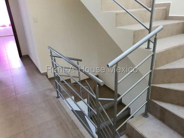 Casa de trés recámas con roof en venta en Zibatá, Querétaro