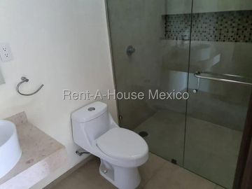 Casa de trés recámas con roof en venta en Zibatá, Querétaro