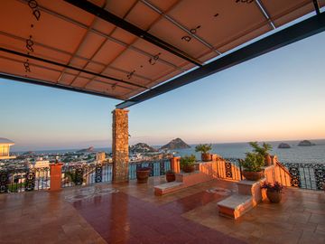 Casa Excepcional en Cerro de la Nevería a la Venta!