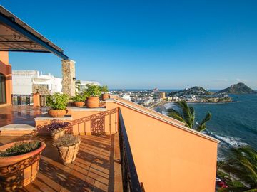 Casa Excepcional en Cerro de la Nevería a la Venta!