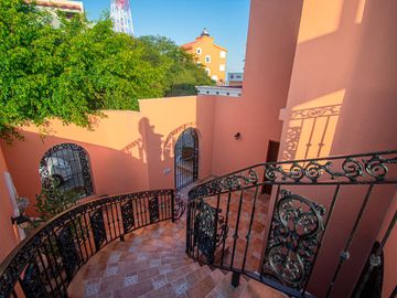 Casa Excepcional en Cerro de la Nevería a la Venta!