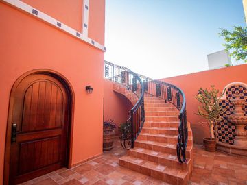 Casa Excepcional en Cerro de la Nevería a la Venta!