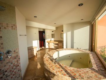 Casa Excepcional en Cerro de la Nevería a la Venta!