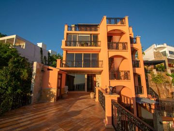 Casa Excepcional en Cerro de la Nevería a la Venta!