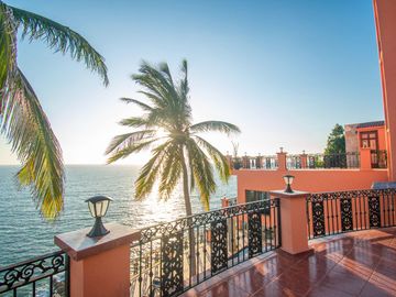 Casa Excepcional en Cerro de la Nevería a la Venta!