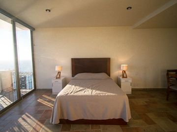 Casa Excepcional en Cerro de la Nevería a la Venta!