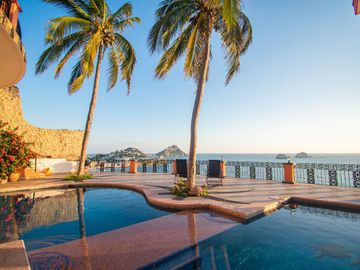 Casa Excepcional en Cerro de la Nevería a la Venta!