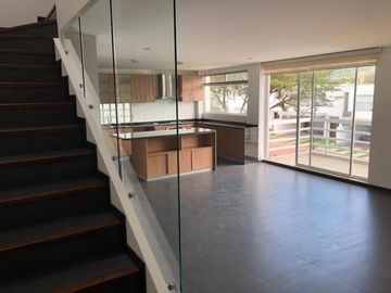 Venta de Duplex, sector El Nacional, zona intervalles, Tumbaco muy cerca a Citimed