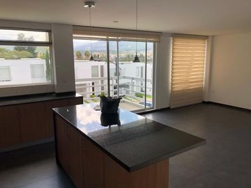 Venta de Duplex, sector El Nacional, zona intervalles, Tumbaco muy cerca a Citimed