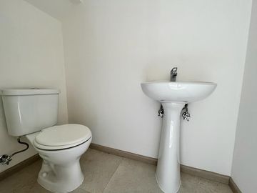 CASA EN VENTA A ESTRENAR EN POMASQUI