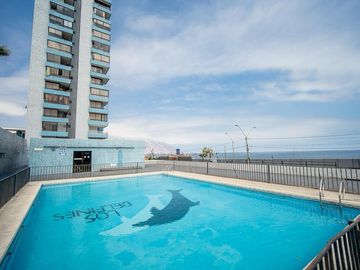 SE VENDE AMPLIO DEPTO EN EDIF. DELFINES.