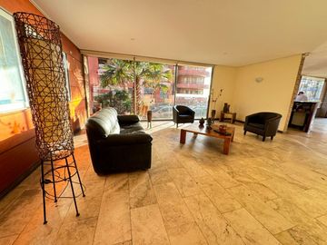 SE VENDE HERMOSO DEPARTAMENTO EN EDIFICIO CHIPANA.