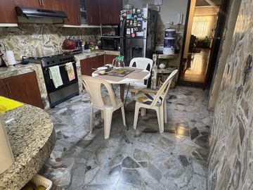 VENDO LINDA CASA EN URBANIZACION PROLONGACION BENAVIDES,SURCO