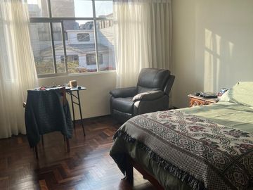 VENDO LINDA CASA EN URBANIZACION PROLONGACION BENAVIDES,SURCO