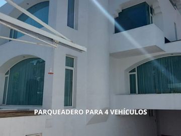 De venta en CUMBAYA - LA PRIMAVERA. Espectacular casa de 5 dormitorios.