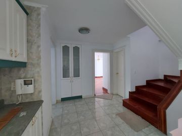 De venta en CUMBAYA - LA PRIMAVERA. Espectacular casa de 5 dormitorios.