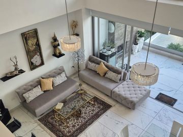 En Cumbayá de venta Moderno Dúplex con espectacular vista al Ilaló.