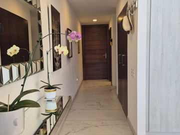 En Cumbayá de venta Moderno Dúplex con espectacular vista al Ilaló.