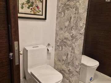 En Cumbayá de venta Moderno Dúplex con espectacular vista al Ilaló.