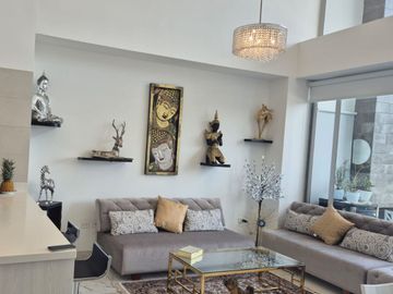 En Cumbayá de venta Moderno Dúplex con espectacular vista al Ilaló.