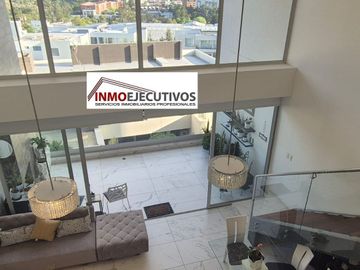 En Cumbayá de venta Moderno Dúplex con espectacular vista al Ilaló.