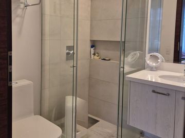 En Cumbayá de venta Moderno Dúplex con espectacular vista al Ilaló.