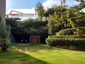 En Cumbayá de venta Moderno Dúplex con espectacular vista al Ilaló.
