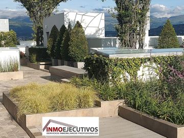 En Cumbayá de venta Moderno Dúplex con espectacular vista al Ilaló.