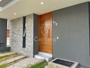 Casa Nueva en Venta en Capital Norte / Valle Imperial, Zapopan Jalisco