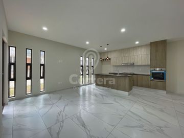 Casa Nueva en Venta en Capital Norte / Valle Imperial, Zapopan Jalisco