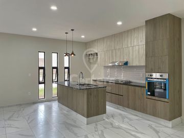 Casa Nueva en Venta en Capital Norte / Valle Imperial, Zapopan Jalisco